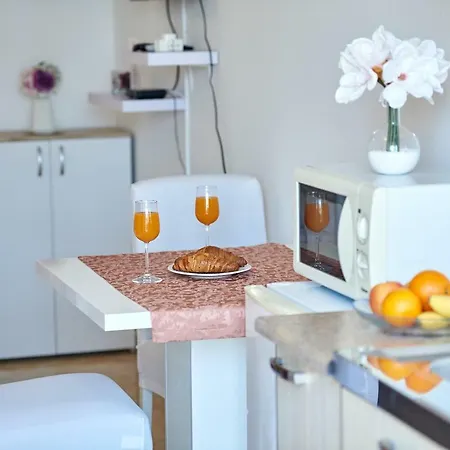 Kristic, Cozy With A Terrace Apartment Dubrovnik