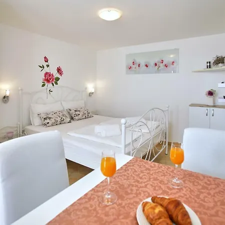 Apartment Kristic, Cozy With A Terrace Dubrovnik