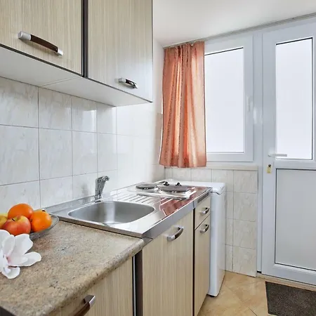 Kristic, Cozy With A Terrace Apartment *