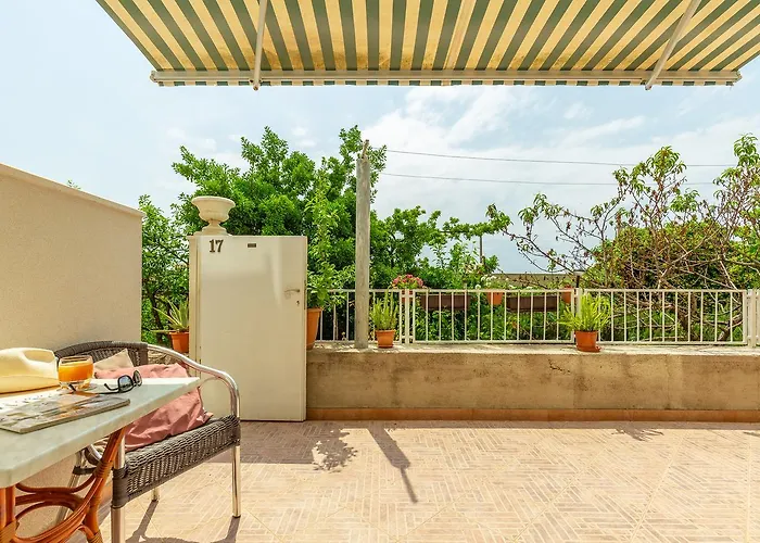 Apartment Kristic, Cozy With A Terrace *