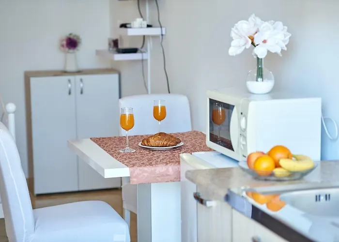 Kristic, Cozy With A Terrace Apartment Dubrovnik