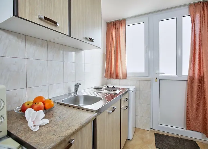 Kristic, Cozy With A Terrace Apartment *